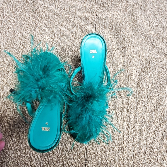 Zara Green Feather velvet heels Size 39 - Picture 2 of 7